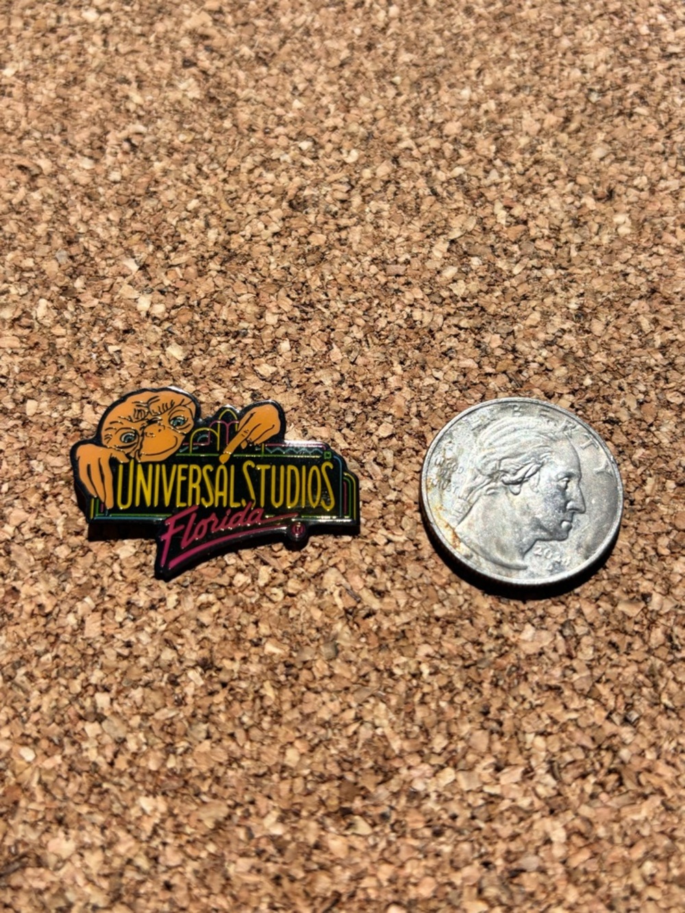 Universal Studios Florida E.T. Enamel Pin - Yellow & Black with Pink Accents